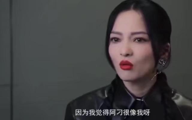 张韶涵经历了什么大事件：首谈被家人背叛，患病没钱治疗房产被转移险睡大街