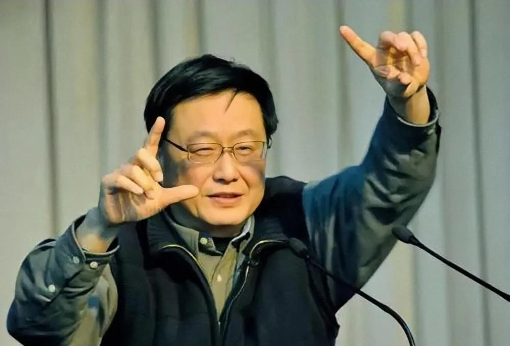 倪萍个人资料及家庭：带着儿子嫁给导演，如今终获