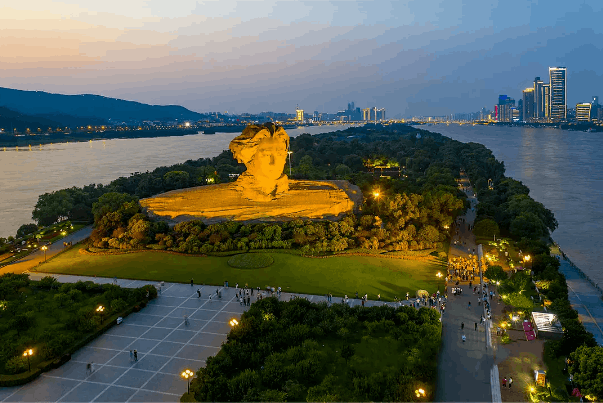 长沙有什么好玩的旅游景点（附热门景点+特色美食+路线推荐）