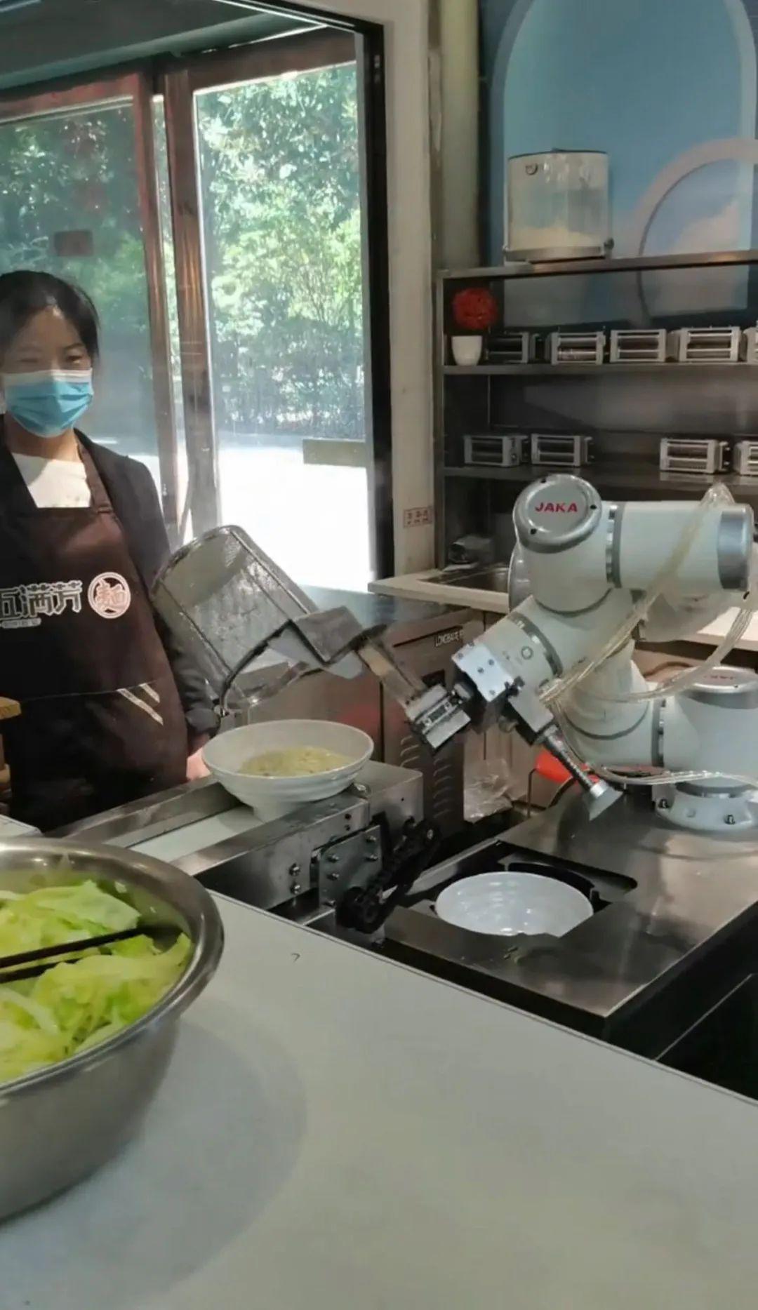 图片[3]-无人面馆：餐饮行业新趋势，投资开店赚取稳定利润！-阿灿说钱
