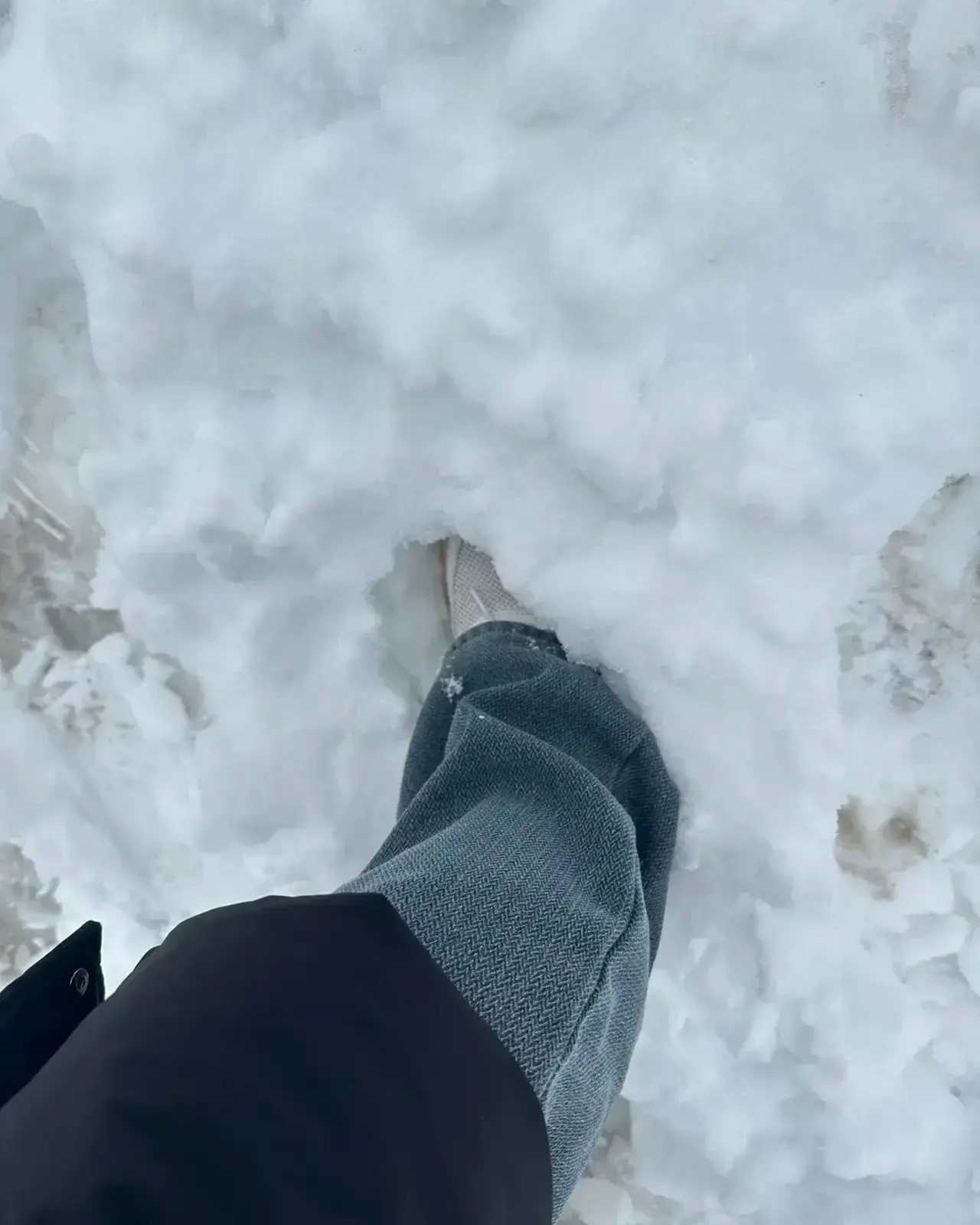 图片[3]-湖北大雪封路，被困高速车主：一家人上厕所成难题-阿灿说钱