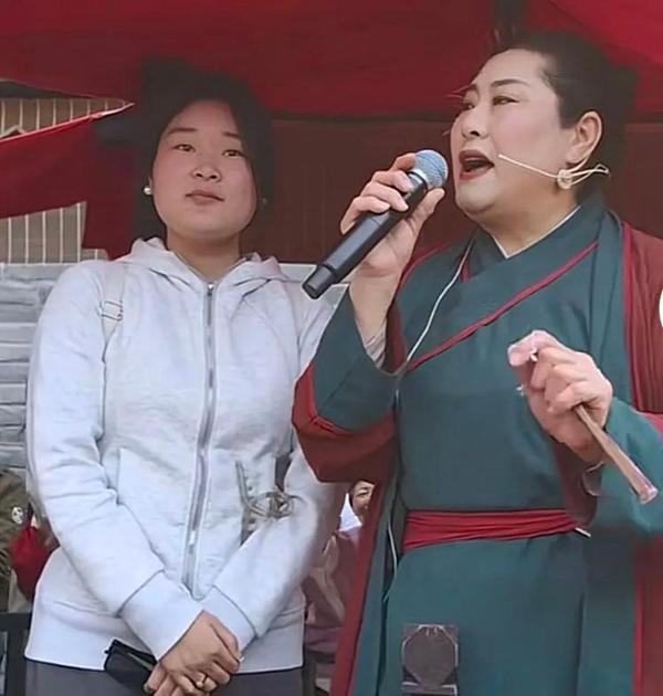 “王婆说媒”为啥突然就火了:没有托儿!高人气源于接地气 “王婆说媒”为啥突然就火了:没有托儿!高人气源于接地气