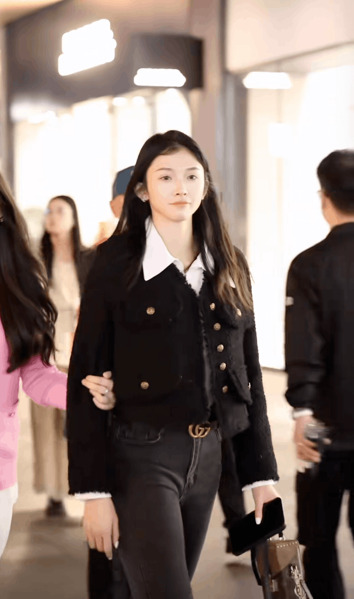 吴艳妮“霸王步”再现！网友直呼：太美了