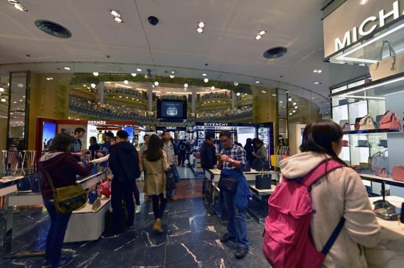 唯品会上的东西为什么比专卖店的便宜？专家道破“玄机”，引网友夸赞