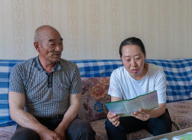94年女村支书回应看起来像49年的 94年女村支书回应看起来像49年的