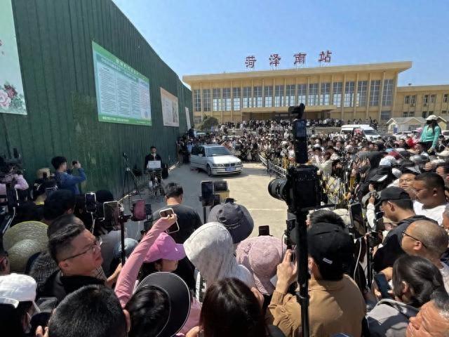 菏泽郭有才为什么就火了 只因翻唱《诺言》受热捧