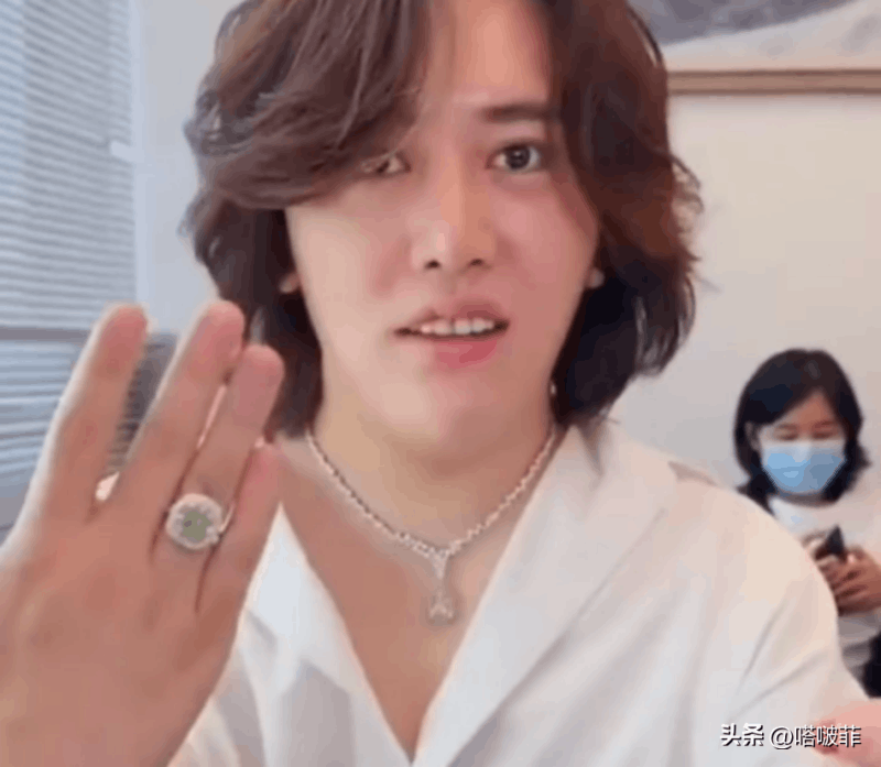 多名炫富网红被封号 多名炫富网红被封号
